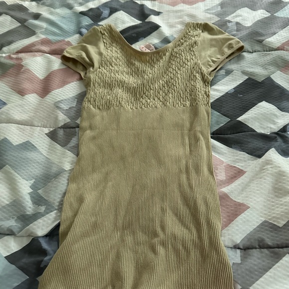 Cream color shirt - Picture 2 of 3